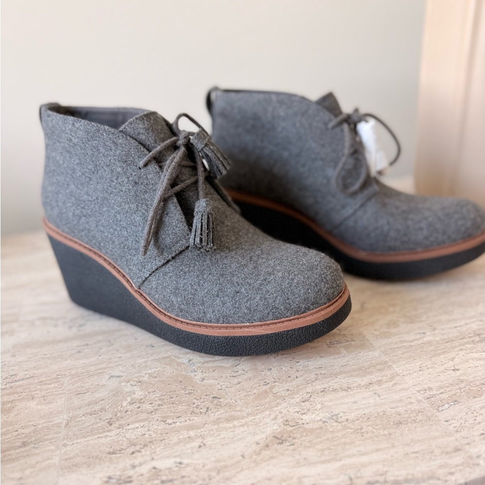 Dr. Scholl's Gray Wedge Ankle Shoes